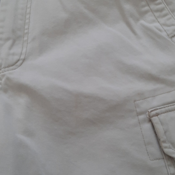 Old Navy Cargo Shorts - Picture 16 of 16